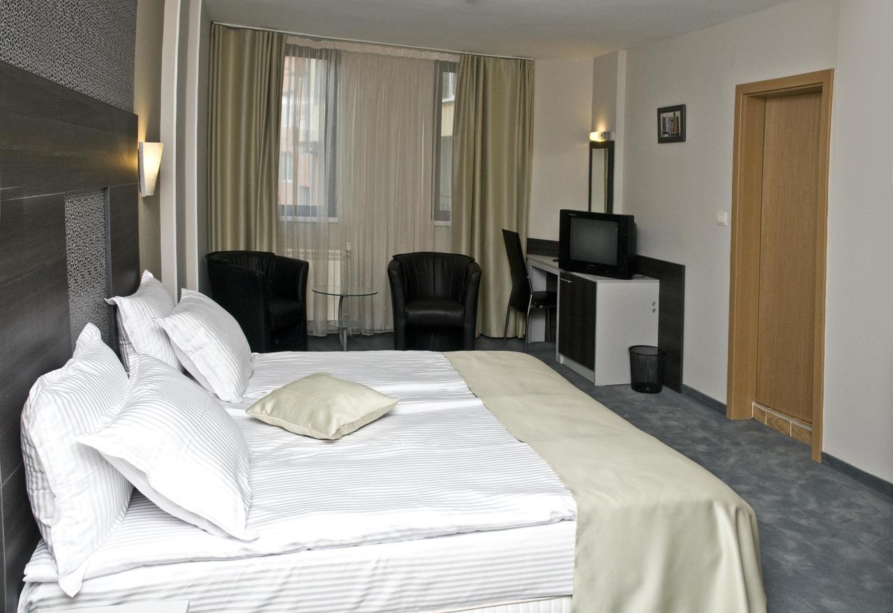 Hotel 4 Zona Sofia Eksteriør billede