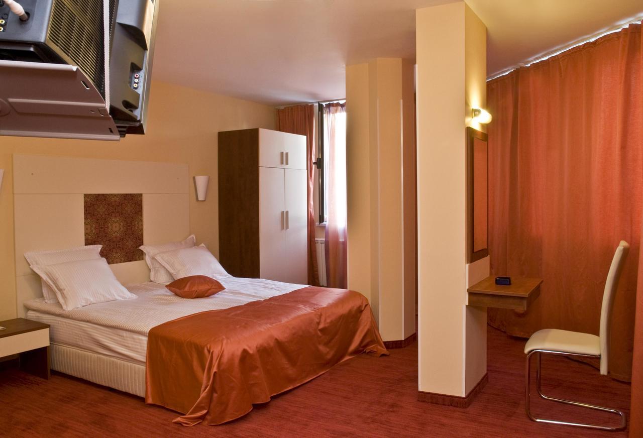 Hotel 4 Zona Sofia Eksteriør billede