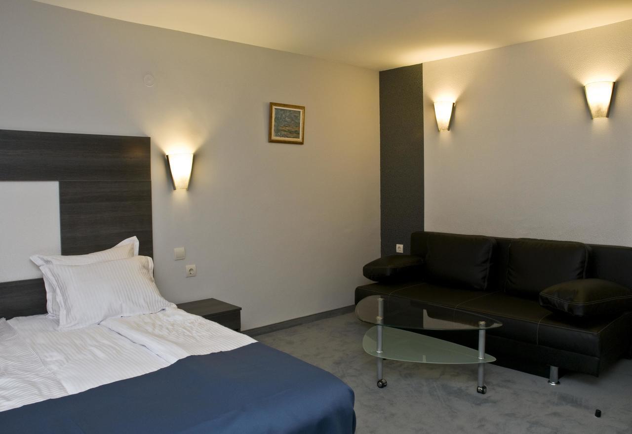 Hotel 4 Zona Sofia Eksteriør billede