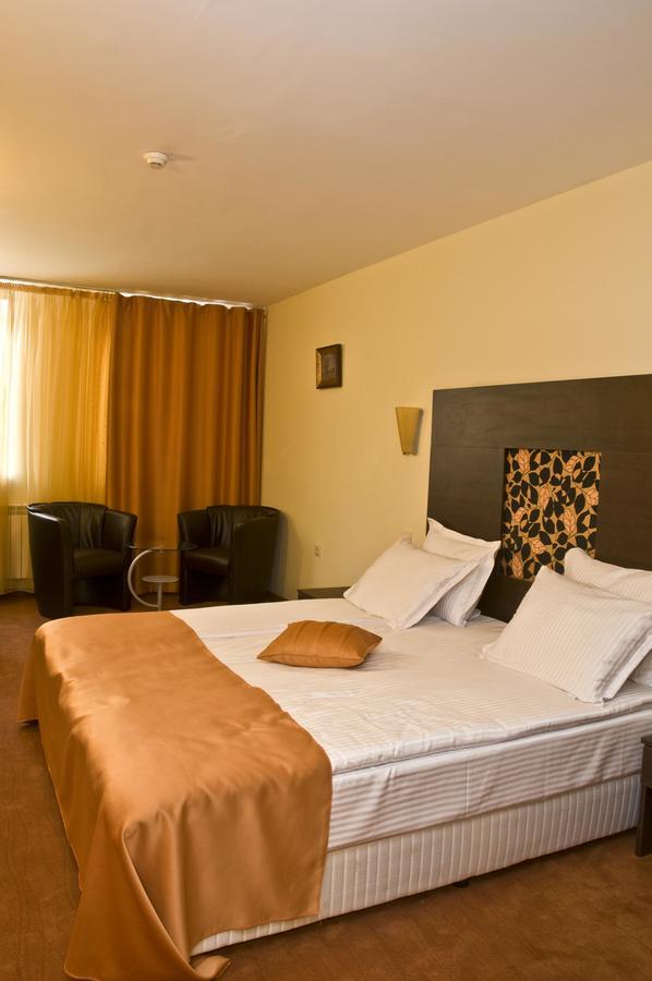 Hotel 4 Zona Sofia Eksteriør billede
